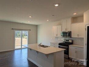 10731 Claystone Dr in Davidson, NC - Building Photo - Building Photo