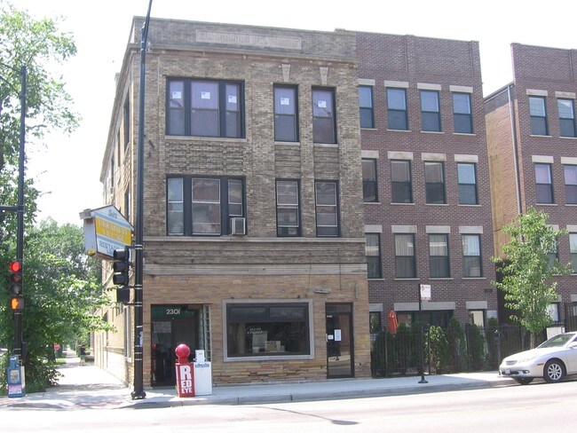 2301 W Chicago Ave in Chicago, IL - Building Photo - Building Photo