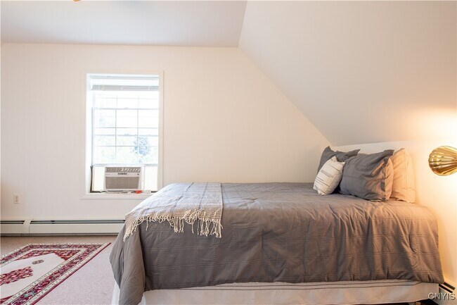 property at 871 Franklin Rd