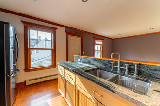 47 Stuart Ave in New London, CT - Building Photo - Building Photo
