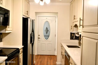 30 Meadow Green Cir in Englishtown, NJ - Building Photo - Building Photo