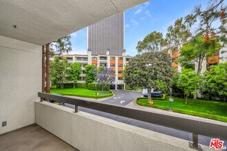 2131 Century Park Ln in Los Angeles, CA - Building Photo - Building Photo