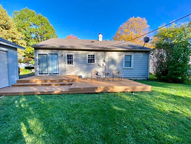 48 Briar Ln in Geneva, IL - Building Photo - Building Photo