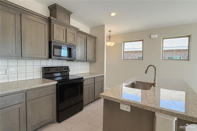 16 S Templo Dorado in Mission, TX - Building Photo - Building Photo