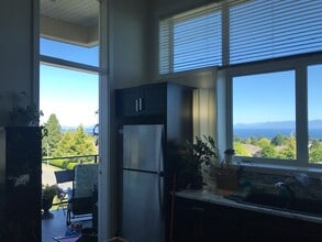 Dover Ridge in Nanaimo, BC - Building Photo - Building Photo