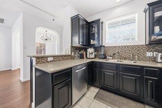 1817 Carlson Dr in Austin, TX - Building Photo - Building Photo