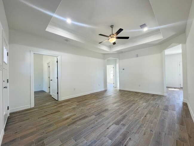2507 Ave G in Nederland, TX - Foto de edificio - Building Photo