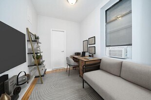 454 9th Ave in New York, NY - Building Photo