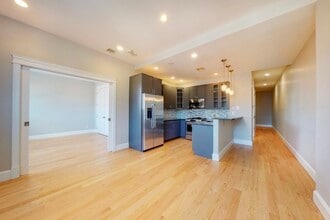 115 B St in Boston, MA - Building Photo - Building Photo