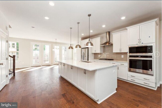 1612 Field Sparrow Ter NE in Leesburg, VA - Building Photo - Building Photo