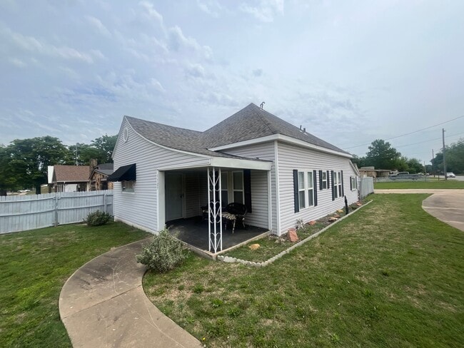 property at 1127 S 10th St