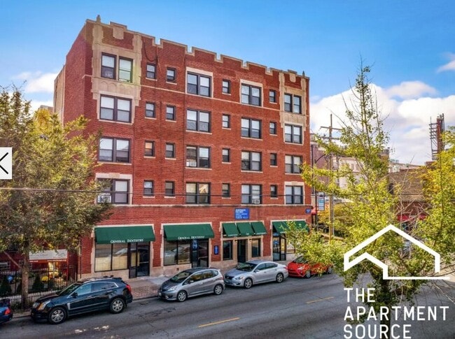 739 W Belmont Ave, Unit 1 in Chicago, IL - Foto de edificio - Building Photo
