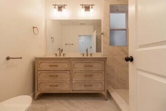 6117 S Champlain Ave, Unit 2 in Chicago, IL - Building Photo - Building Photo