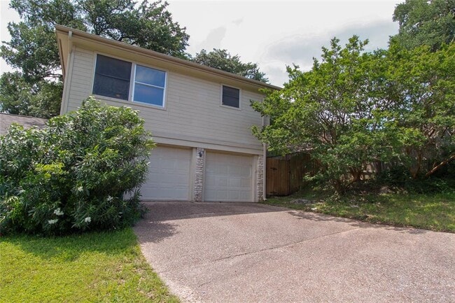 7910 Ceberry Dr in Austin, TX - Building Photo - Building Photo