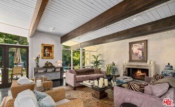 2530 Hutton Dr in Beverly Hills, CA - Building Photo - Building Photo