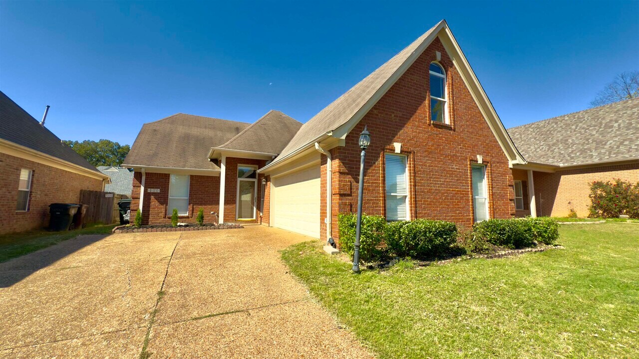 4605 Park Side Dr in Collierville, TN - Building Photo