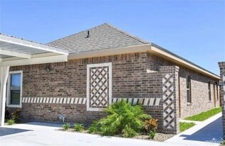 2606 E Eisenhower Ave