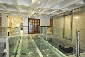 Gallery 3450 in St. Louis, MO - Building Photo - Interior Photo