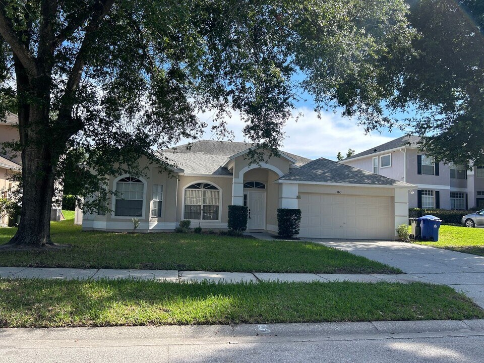 1423 Vickers Lake Dr in Ocoee, FL - Building Photo