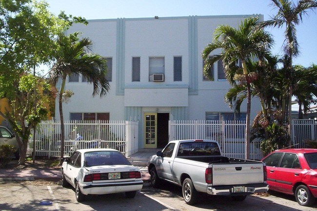 6918 Bay Dr in Miami Beach, FL - Building Photo - Building Photo