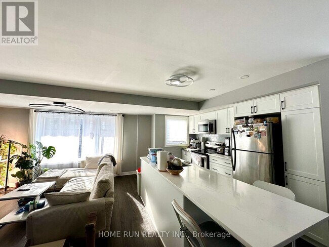 635 Makwa Private in Ottawa, ON - Building Photo - Building Photo