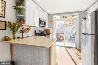 128 W Thompson St in Philadelphia, PA - Building Photo - Building Photo
