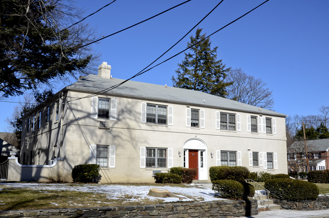 325 Haverford Ave in Narberth, PA - Foto de edificio