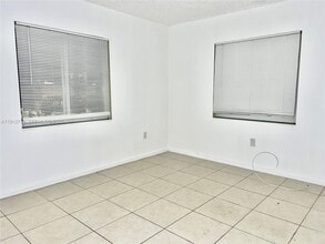 637 SW 10th Ave in Miami, FL - Building Photo - Building Photo