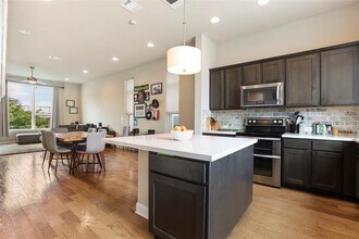 1416 Waterloo Shore Ln in Austin, TX - Building Photo - Building Photo