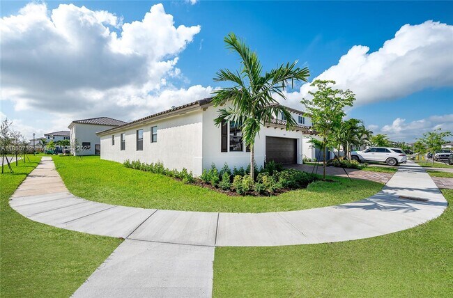 11856 SW 241 Ter in Princeton, FL - Building Photo - Building Photo