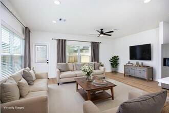 1989 Longmire Villas Ct in Conroe, TX - Building Photo - Building Photo