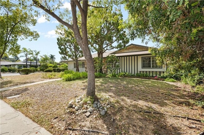 702 Scripps Dr in Claremont, CA - Foto de edificio - Building Photo