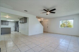 12304 Tipperary Cove in Austin, TX - Foto de edificio - Building Photo