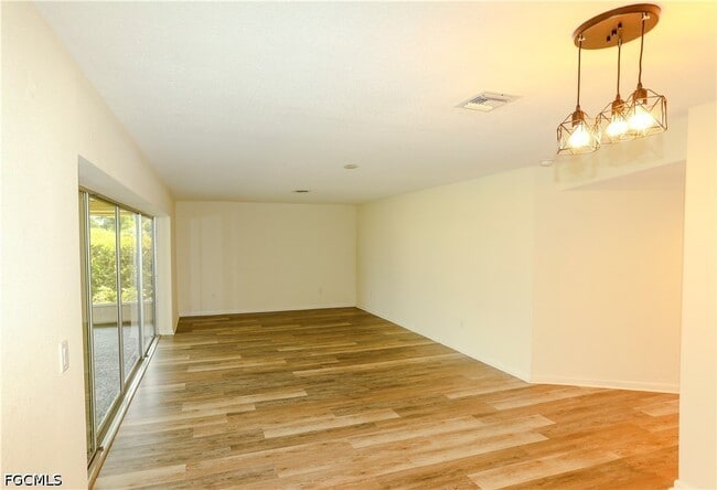 5654 Eichen Cir in Ft. Myers, FL - Building Photo - Building Photo