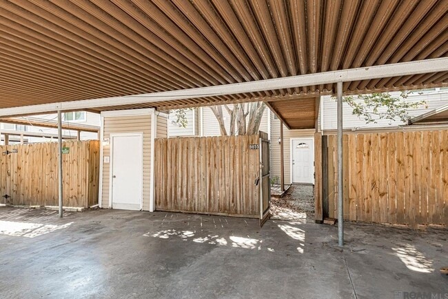 9855 Siegen Ln in Baton Rouge, LA - Building Photo - Building Photo