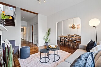 23 Parkside Dr in Toronto, ON - Building Photo - Building Photo