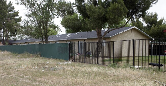 Desert View Apartments in Adelanto, CA - Building Photo - Building Photo