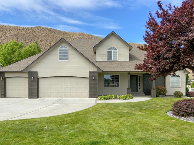 property at 2211 Morency Dr