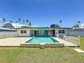 3900 Alabama Ave NE in St. Petersburg, FL - Building Photo - Building Photo