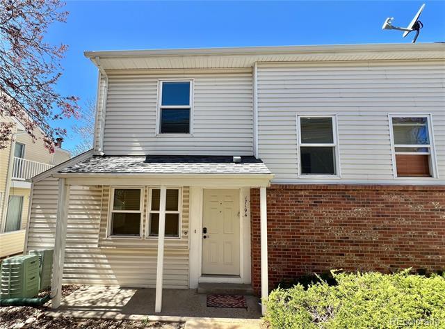 17194 E Ford Dr in Aurora, CO - Building Photo