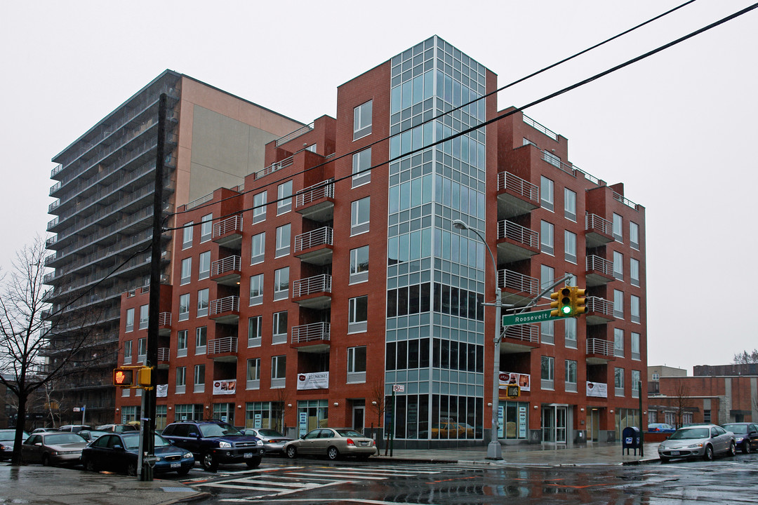 Parsons Condominium in Flushing, NY - Building Photo