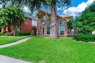 2221 Meadowstone Dr in Carrollton, TX - Building Photo - Building Photo