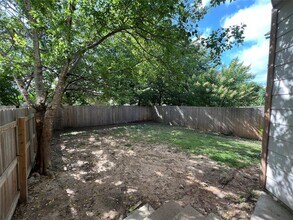 7511 Lazy Creek Dr in Austin, TX - Building Photo - Building Photo