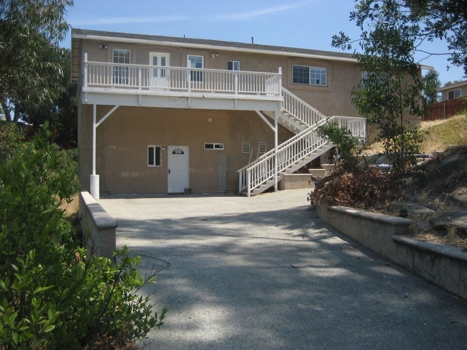 5115 Reservoir Dr in San Diego, CA - Building Photo
