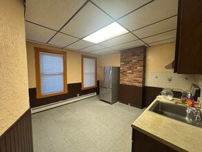 33 Albion St in Malden, MA - Building Photo - Building Photo