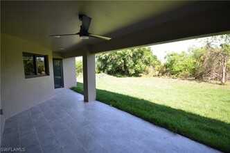 3204 Nora Ave N, Unit AP4-302 in Lehigh Acres, FL - Foto de edificio - Building Photo