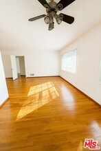 4062 S Muirfield Rd in Los Angeles, CA - Building Photo - Building Photo