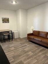 8716 Hamblen Ct, Unit Mother In Law Unit in Shafter, CA - Foto de edificio - Building Photo