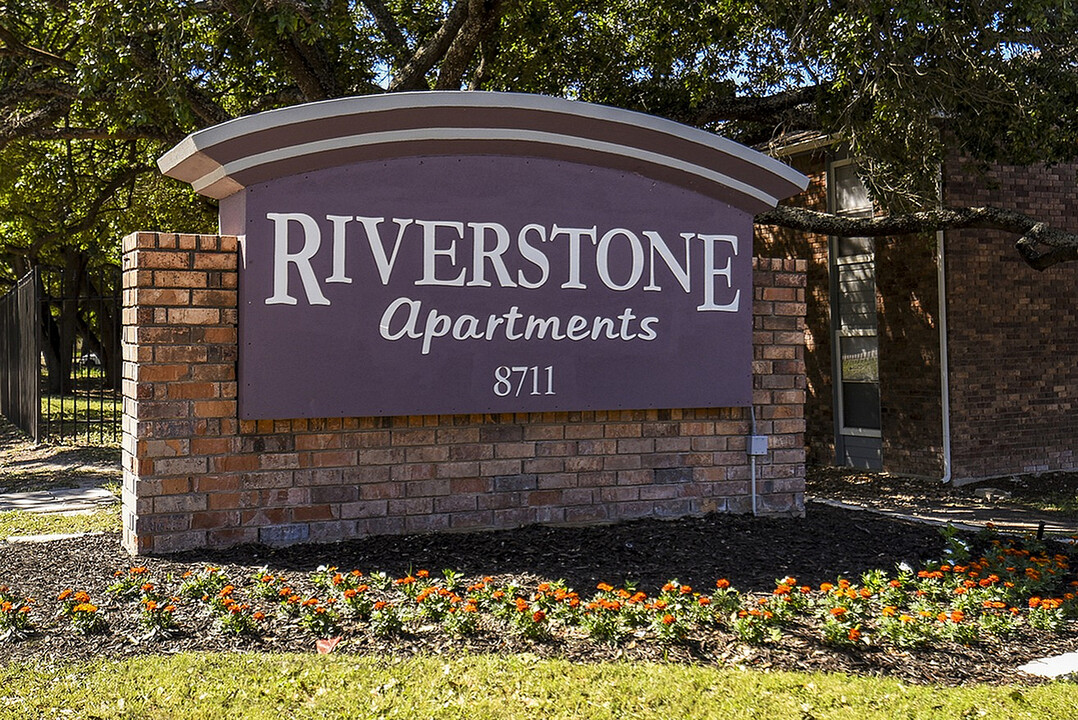 Riverstone Apartments in San Antonio, TX - Foto de edificio