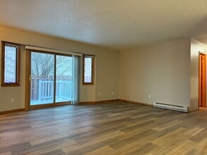 2736-33 1/2 33 1/2 Ave S in Fargo, ND - Building Photo - Building Photo